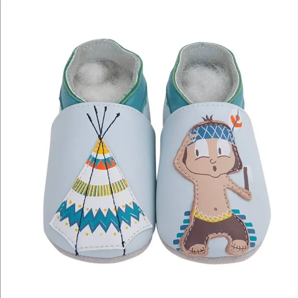 The baby boy all leather soft sole slippers are made from comfortable leather